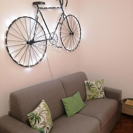 Amare Apartment เรจโจเอมิเลีย ภายนอก รูปภาพ