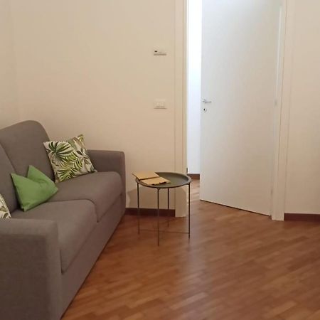 Amare Apartment เรจโจเอมิเลีย ภายนอก รูปภาพ